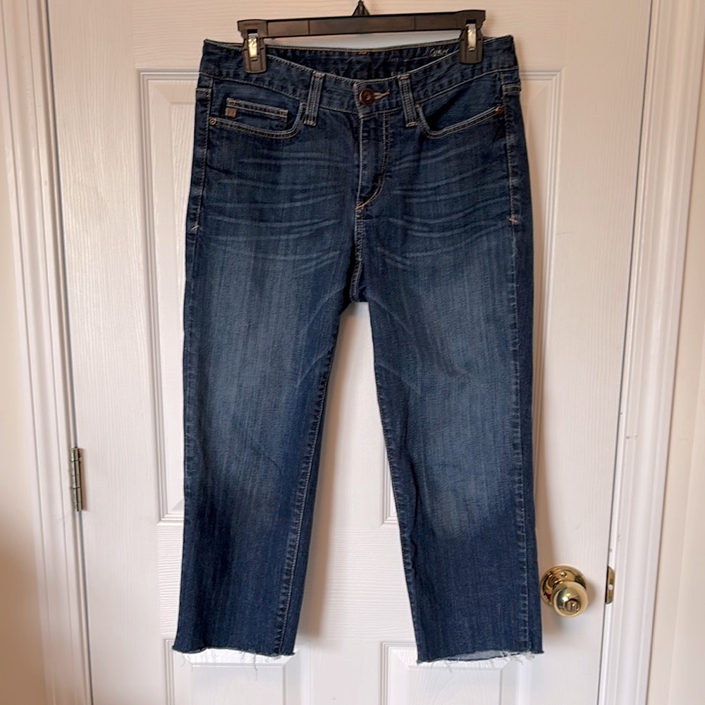 Eddie Bauer Medium Wash Curvy Capri Jeans Sz. 6 Raw Hem
